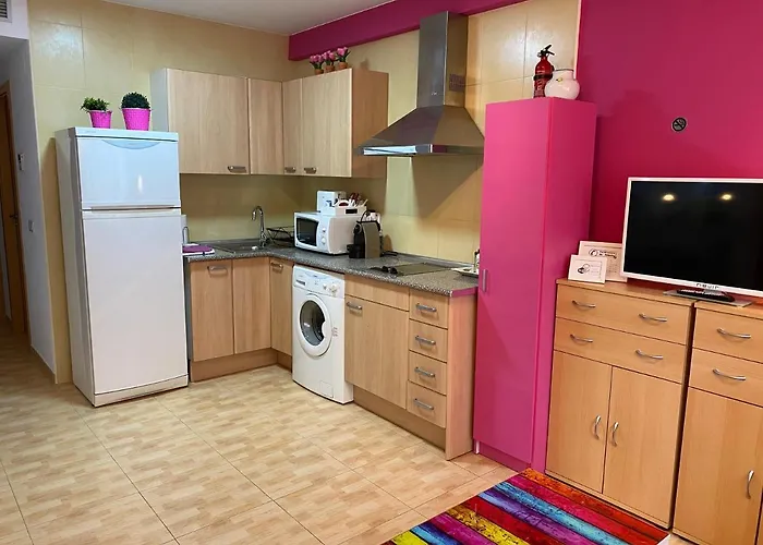 Apartamentos Alcaniz, Ana