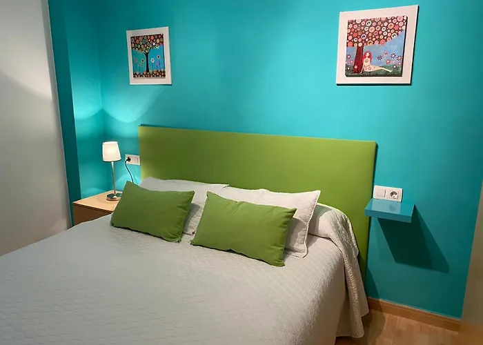 Apartamentos Alcaniz, Ana